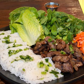 B2 BANH HOI THIT NUONG